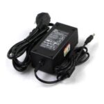 Napajalnik 12V 5A plastični